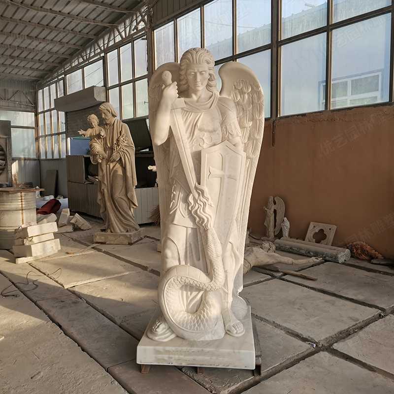 圣邁克雕塑，大理石圣邁克